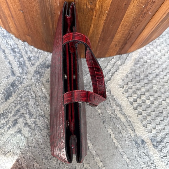 Elegance Paris Crocodile Embossed Red Leather Top Handle Bag Tote - Picture 6 of 12